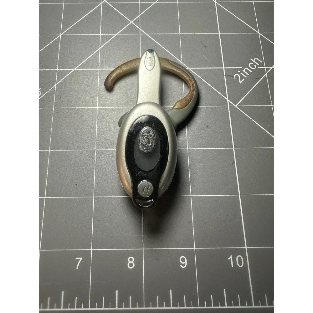 Vintage Motorola HS810 Bluetooth Wireless Headset Ear Hook Untested Parts Repair